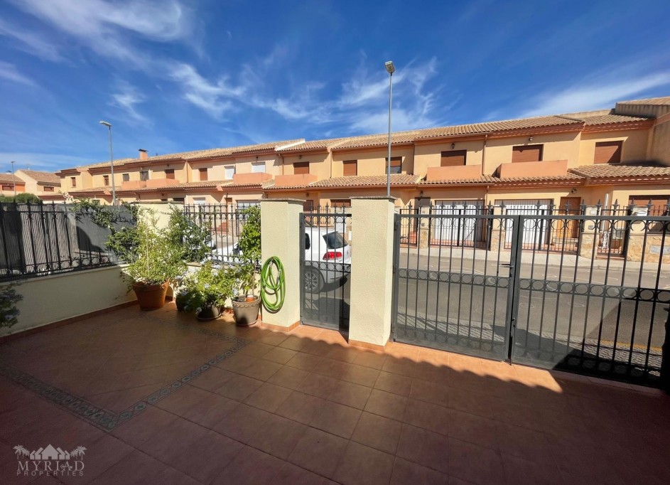 Återförsäljning - Radhus -
Pinoso - Pinoso Alicante