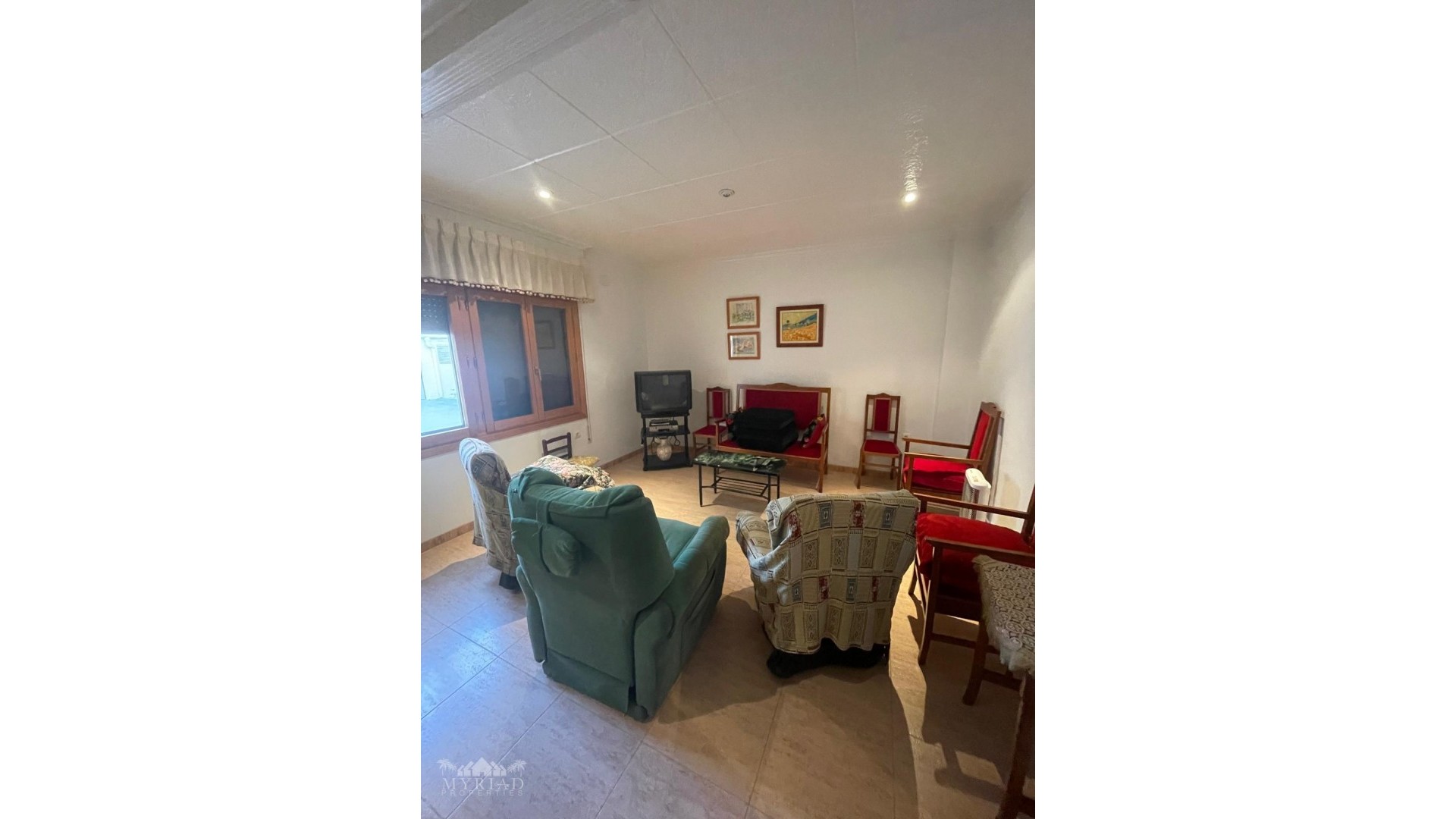 Återförsäljning - Radhus -
Pinoso - Pinoso Alicante