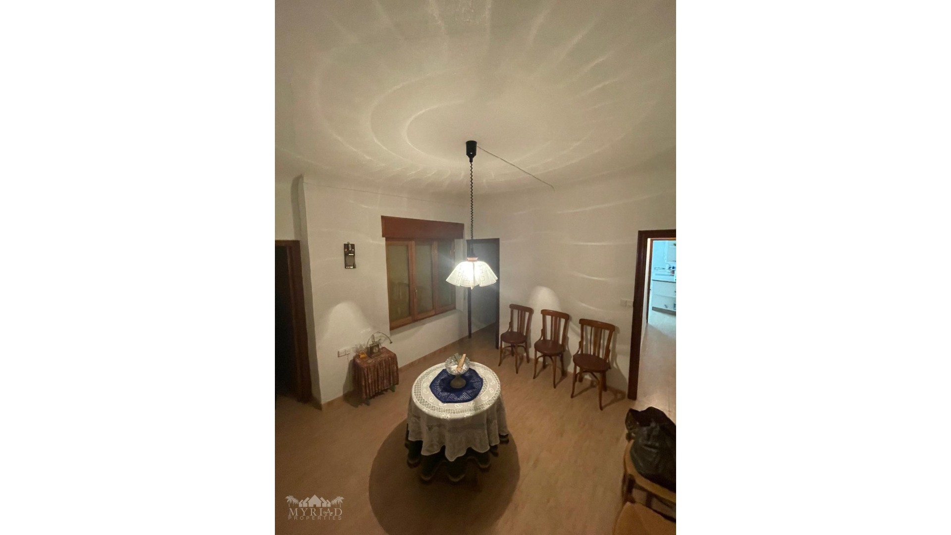 Återförsäljning - Radhus -
Pinoso - Pinoso Alicante