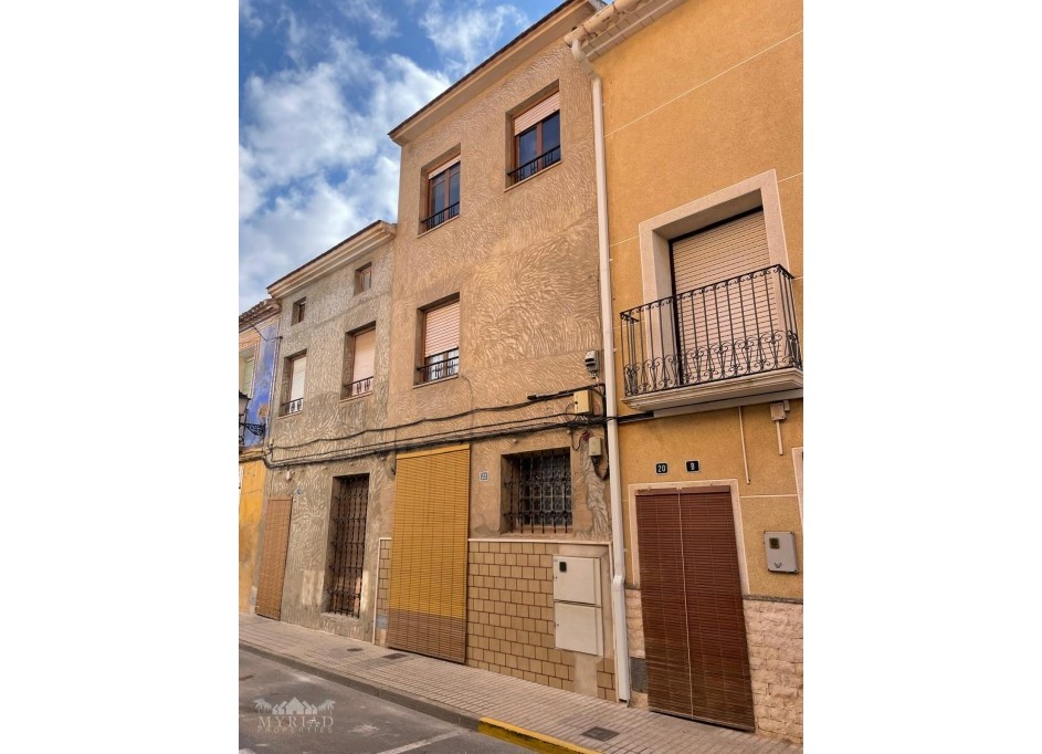 Återförsäljning - Radhus -
Pinoso - Pinoso Alicante