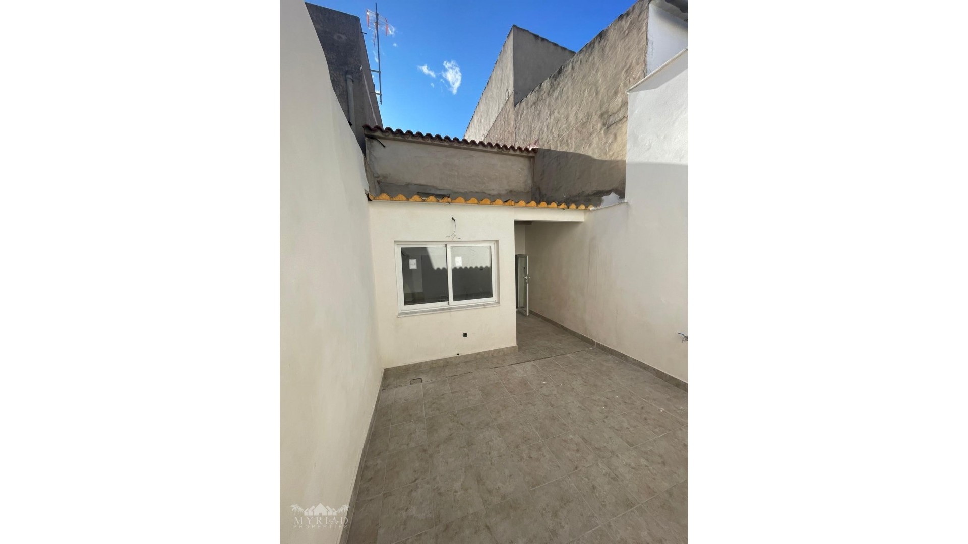 Återförsäljning - Radhus -
Pinoso - Pinoso Alicante