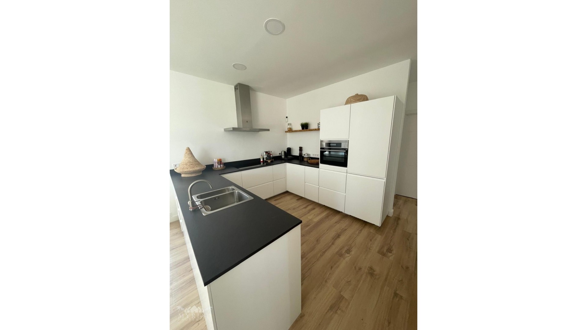 Återförsäljning - Radhus -
Pinoso - Pinoso Alicante