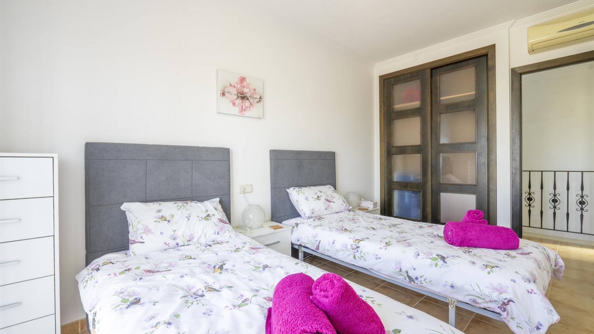 Återförsäljning - Radhus -
SAN CAYETANO