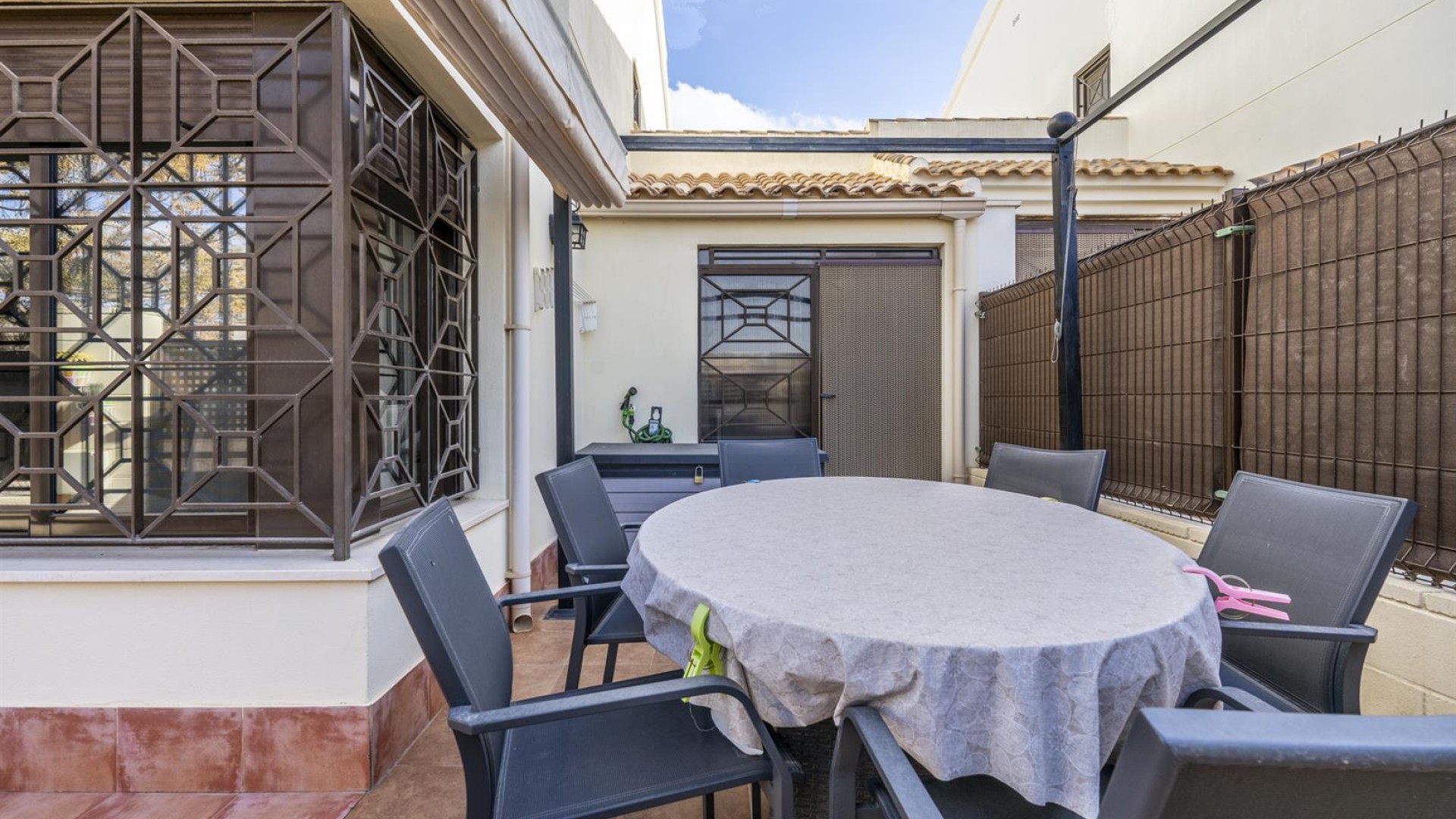 Återförsäljning - Radhus -
SAN CAYETANO