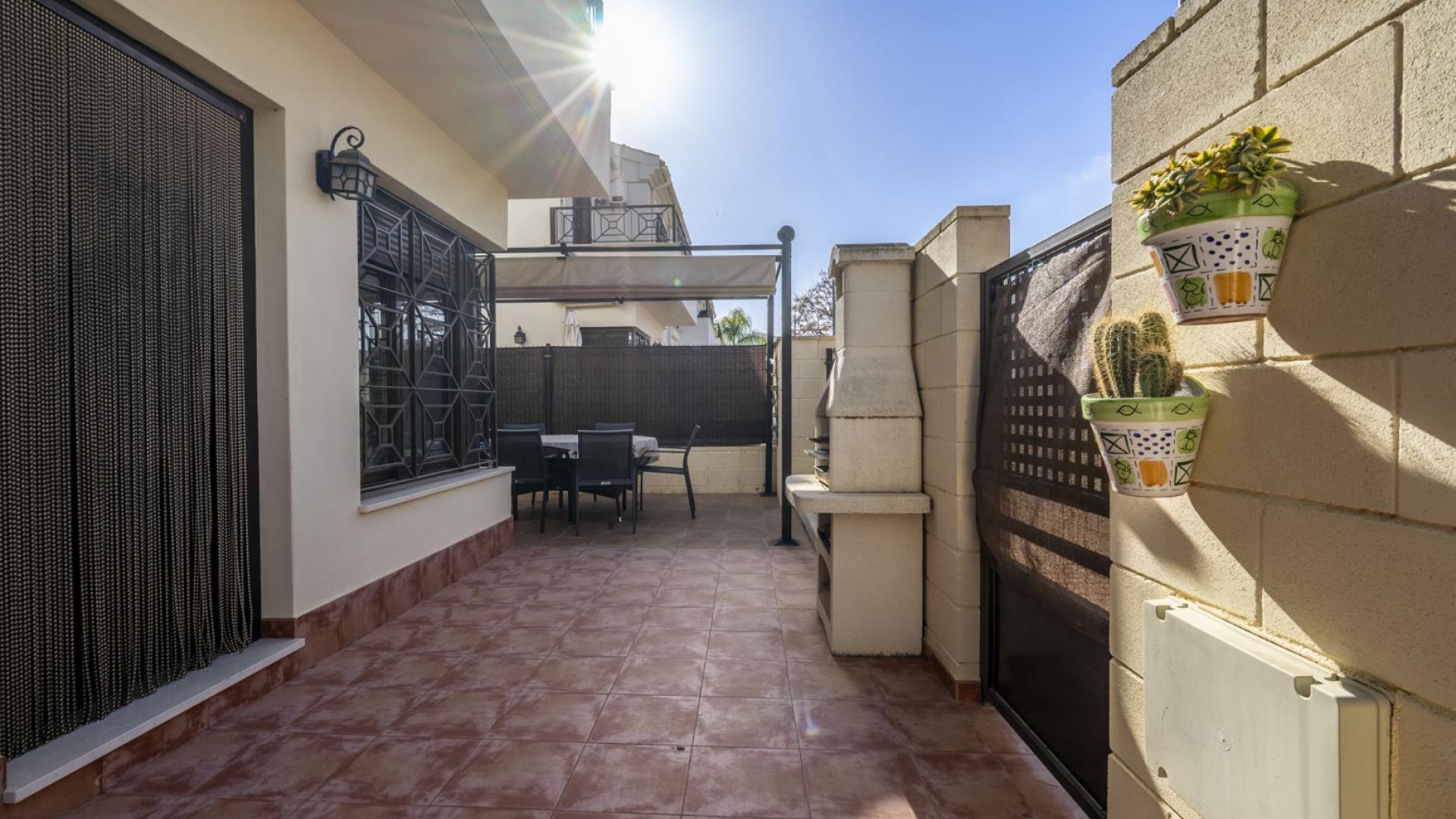 Återförsäljning - Radhus -
SAN CAYETANO