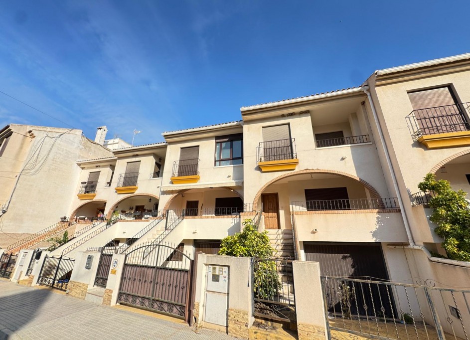 Återförsäljning - Radhus -
San Miguel de Salinas