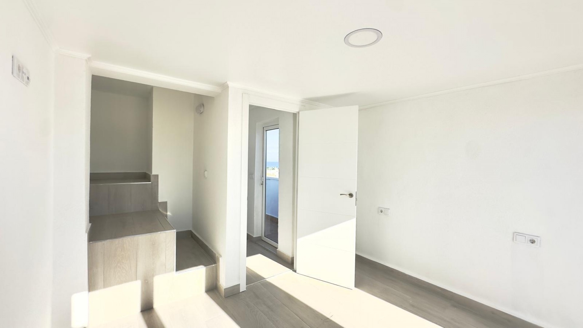 Återförsäljning - Radhus -
Torrevieja - La Mata