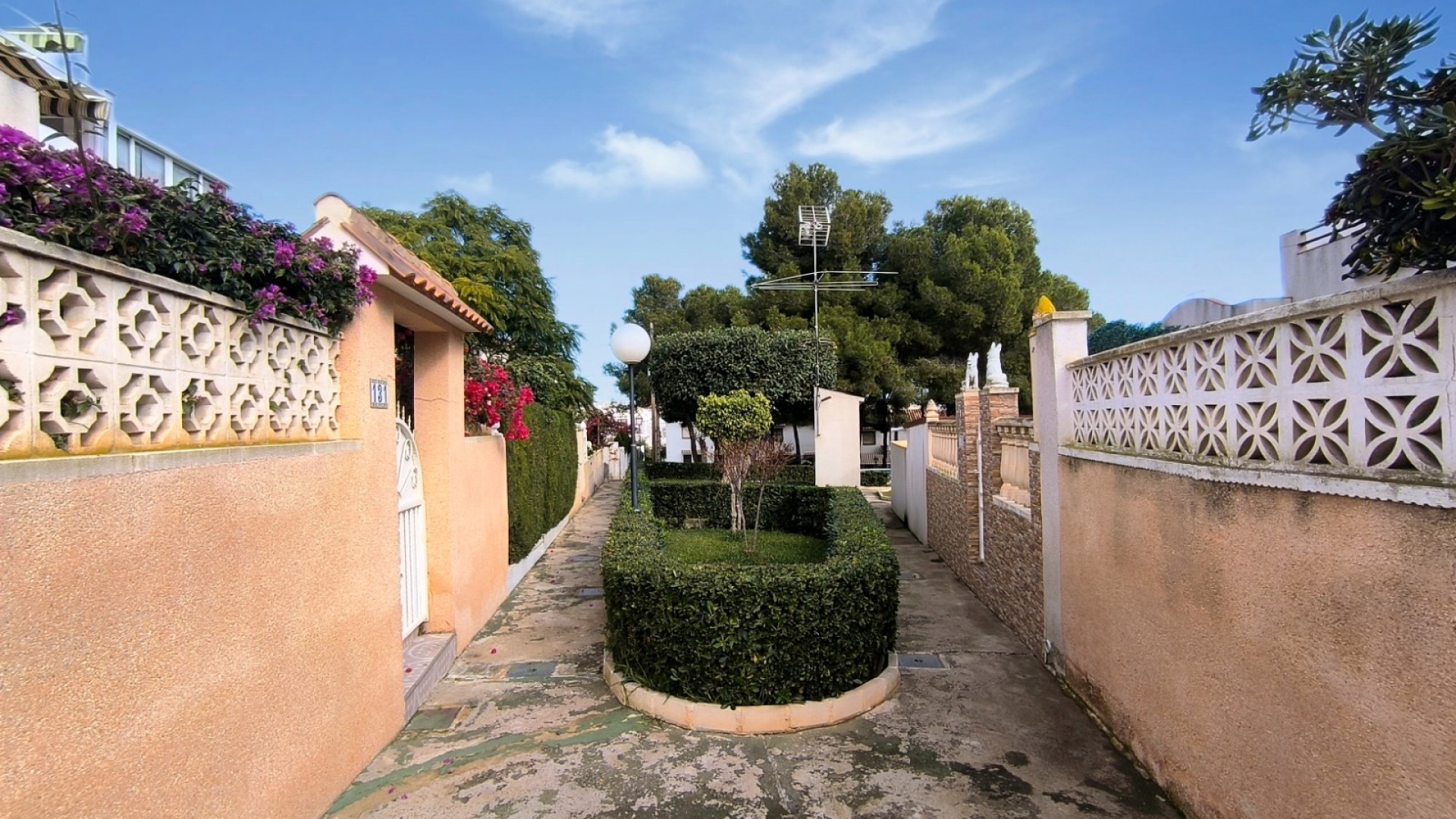 Återförsäljning - Radhus -
Torrevieja - Lago jardin
