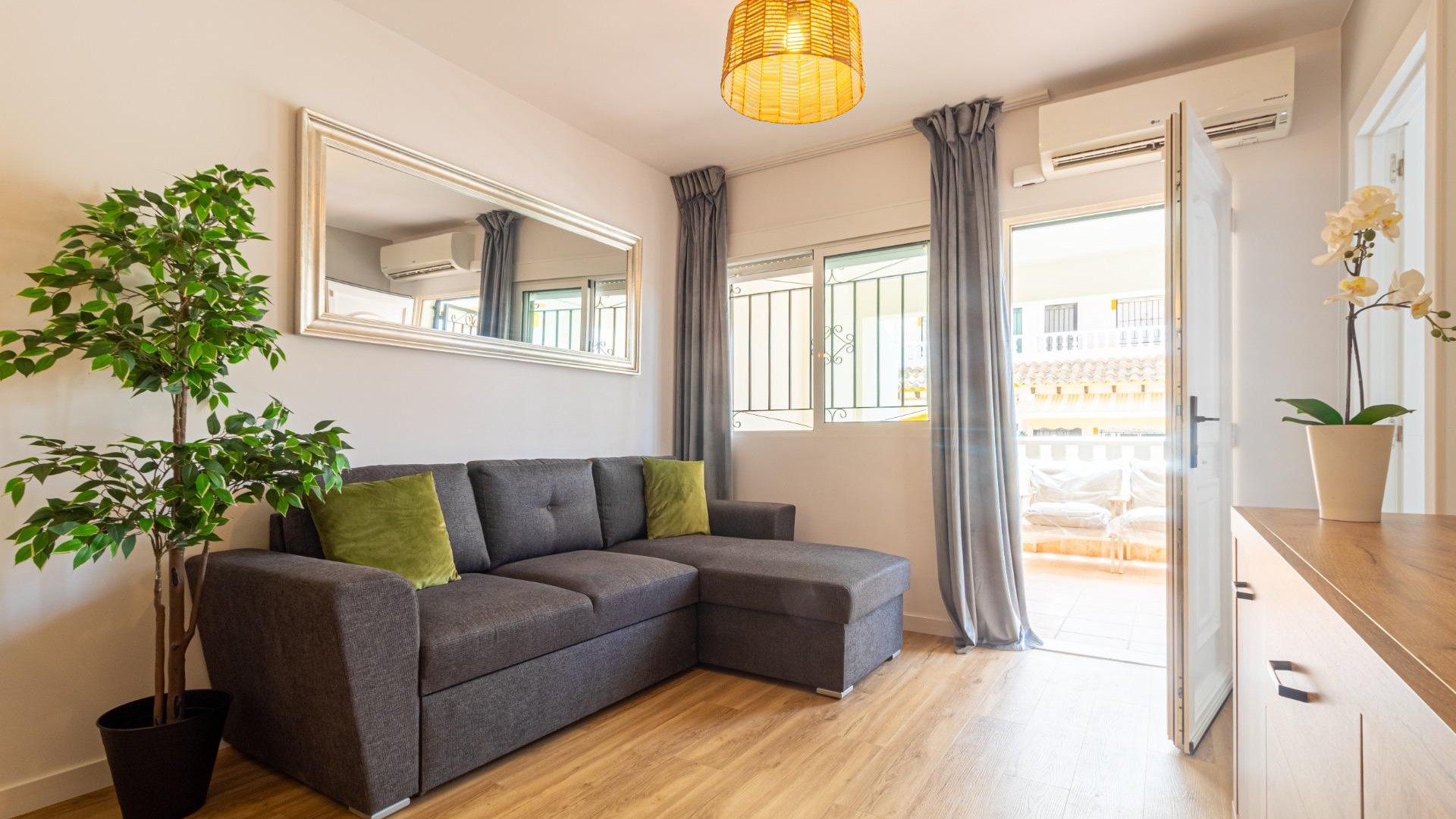 Återförsäljning - Radhus -
Torrevieja - Los altos