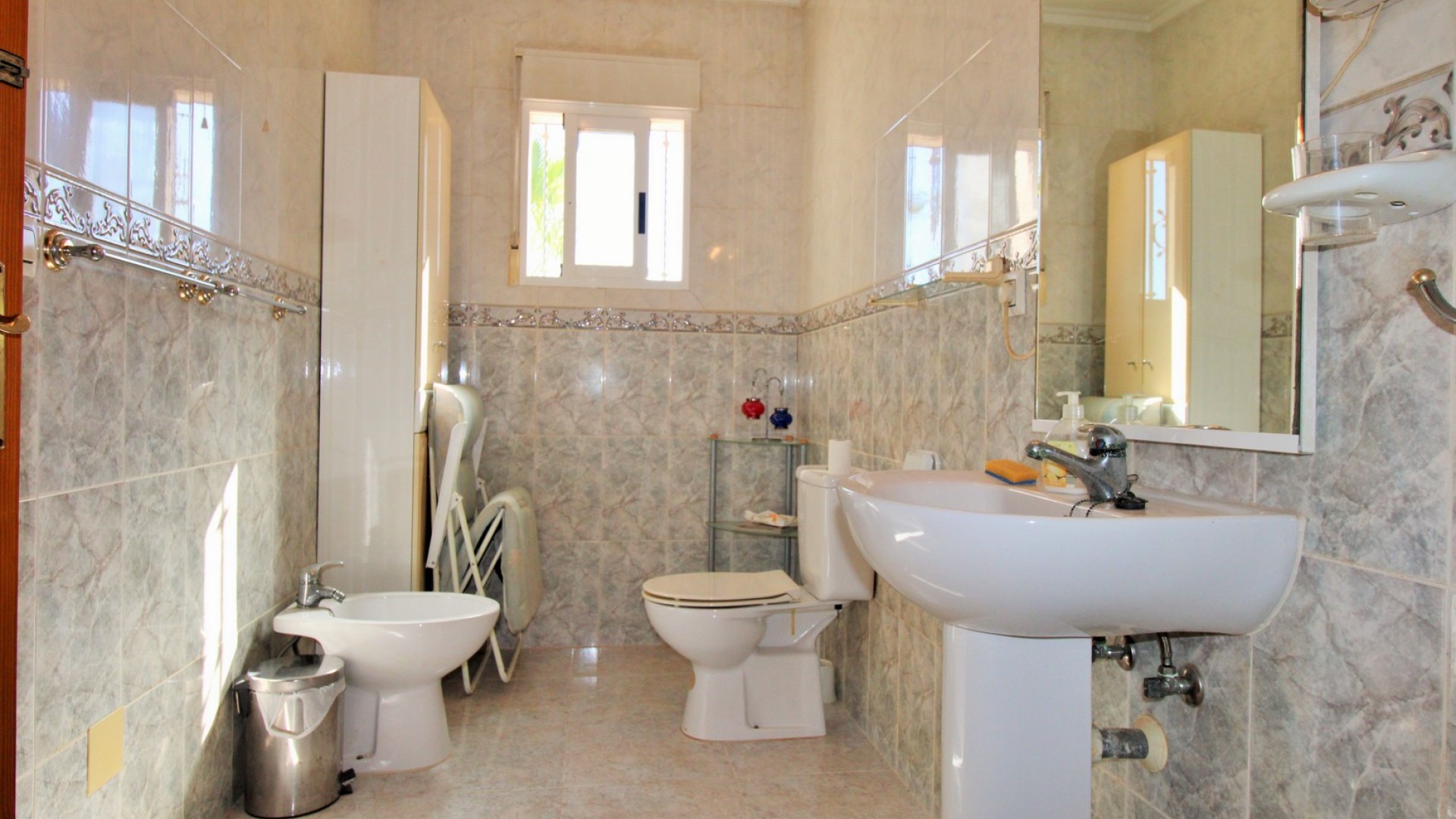 Återförsäljning - Radhus -
Villamartín