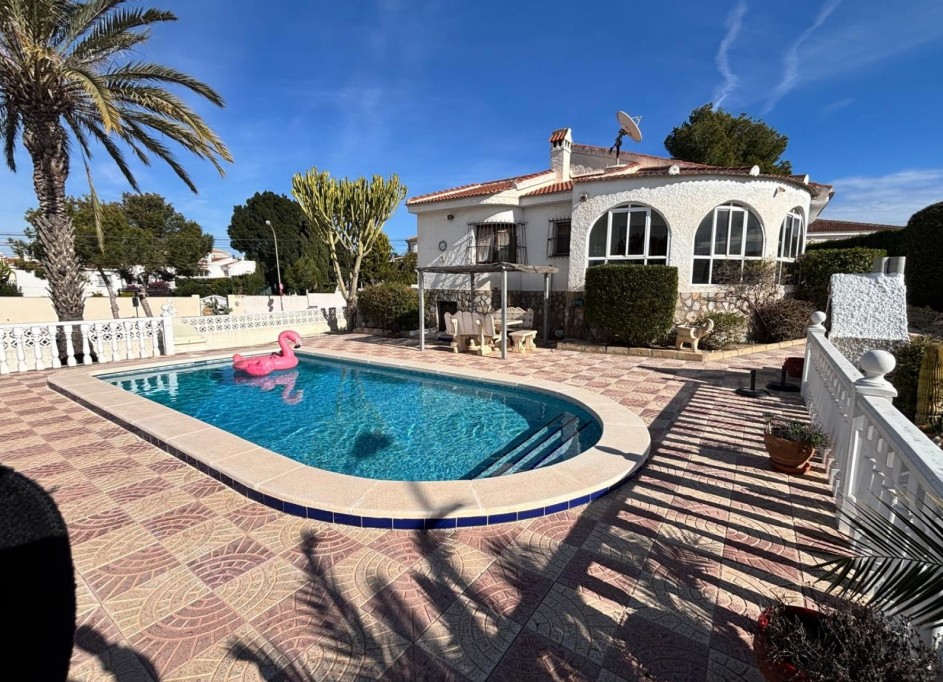 Återförsäljning - Villa i parhus -
Ciudad Quesada - Rojales - CENTRO