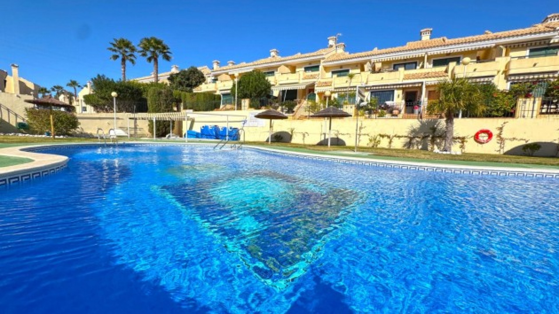 Återförsäljning - Villa i parhus -
Orihuela Costa - 0