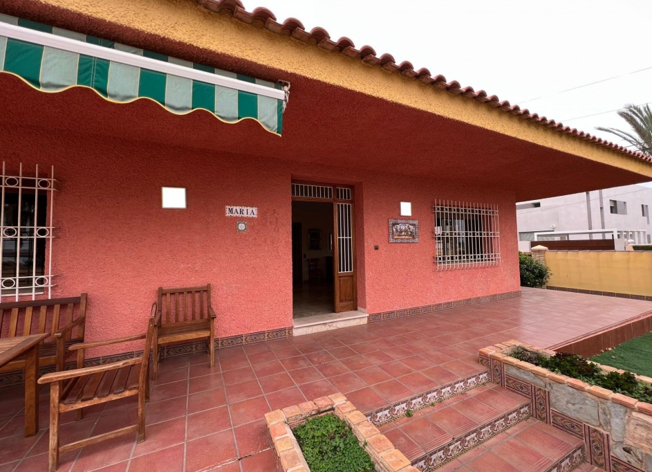 Återförsäljning - Villa i parhus -
Orihuela Costa - Cabo Roig