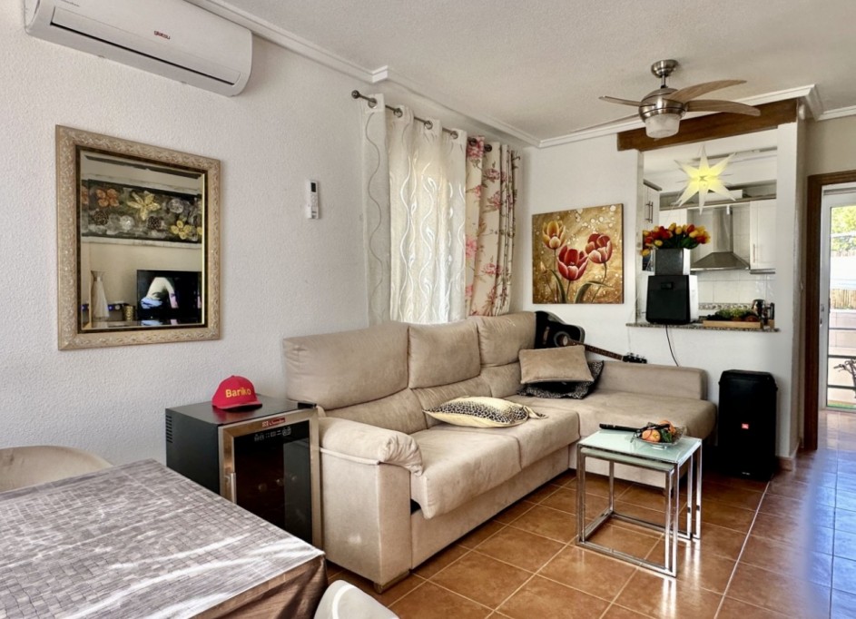 Återförsäljning - Villa i parhus -
Orihuela Costa - Los Altos