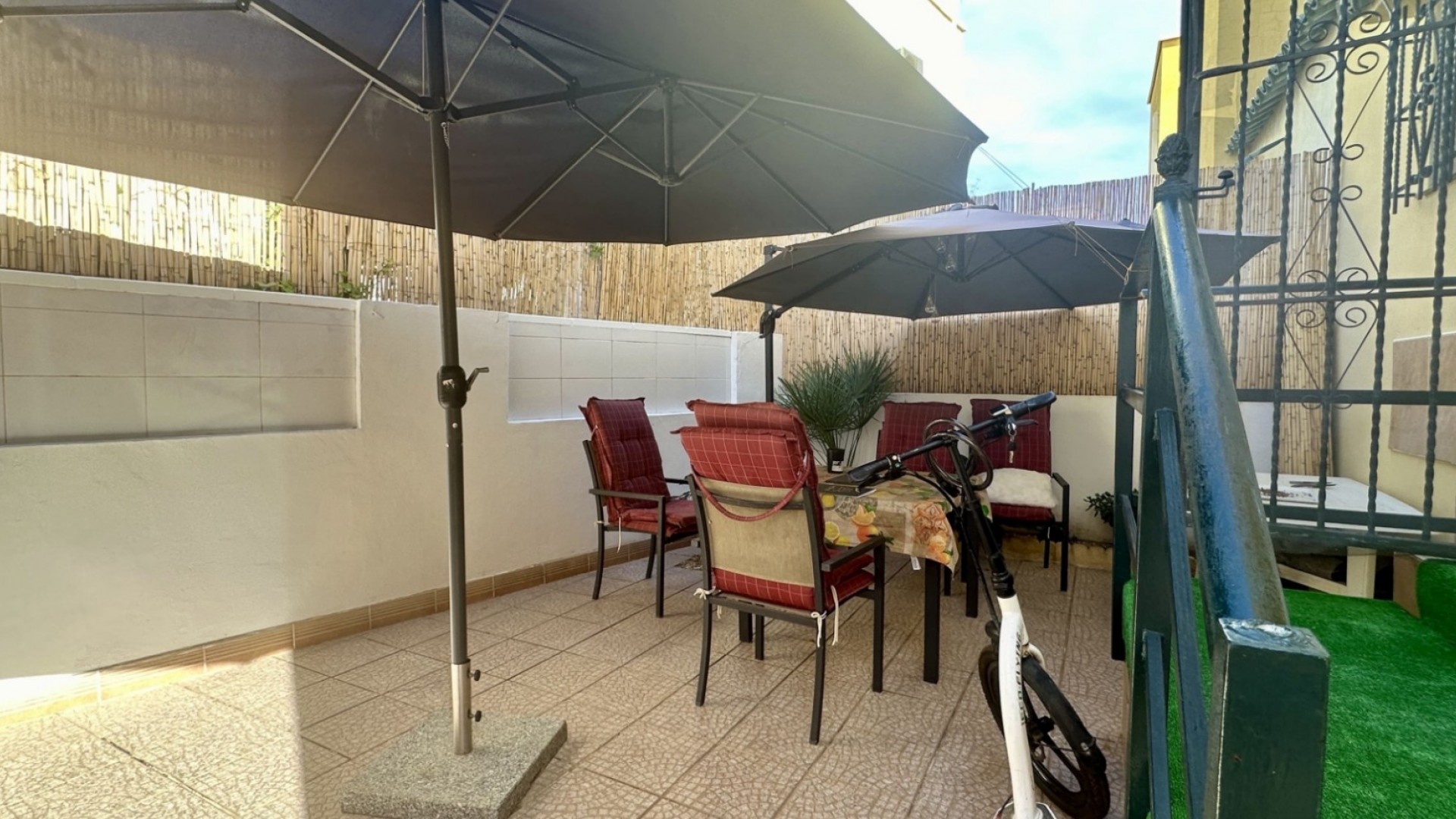 Återförsäljning - Villa i parhus -
Orihuela Costa - Los Altos