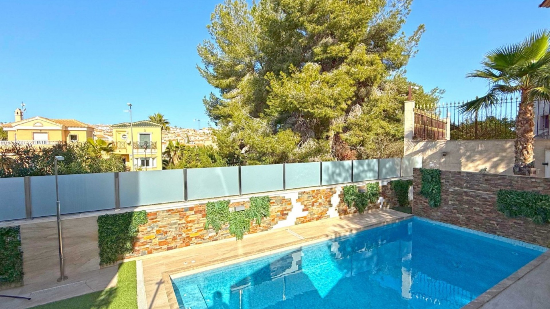 Återförsäljning - Villa i parhus -
Orihuela Costa - Villamartín