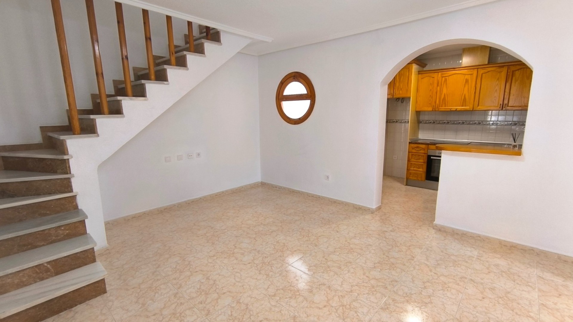 Återförsäljning - Villa i parhus -
Orihuela Costa