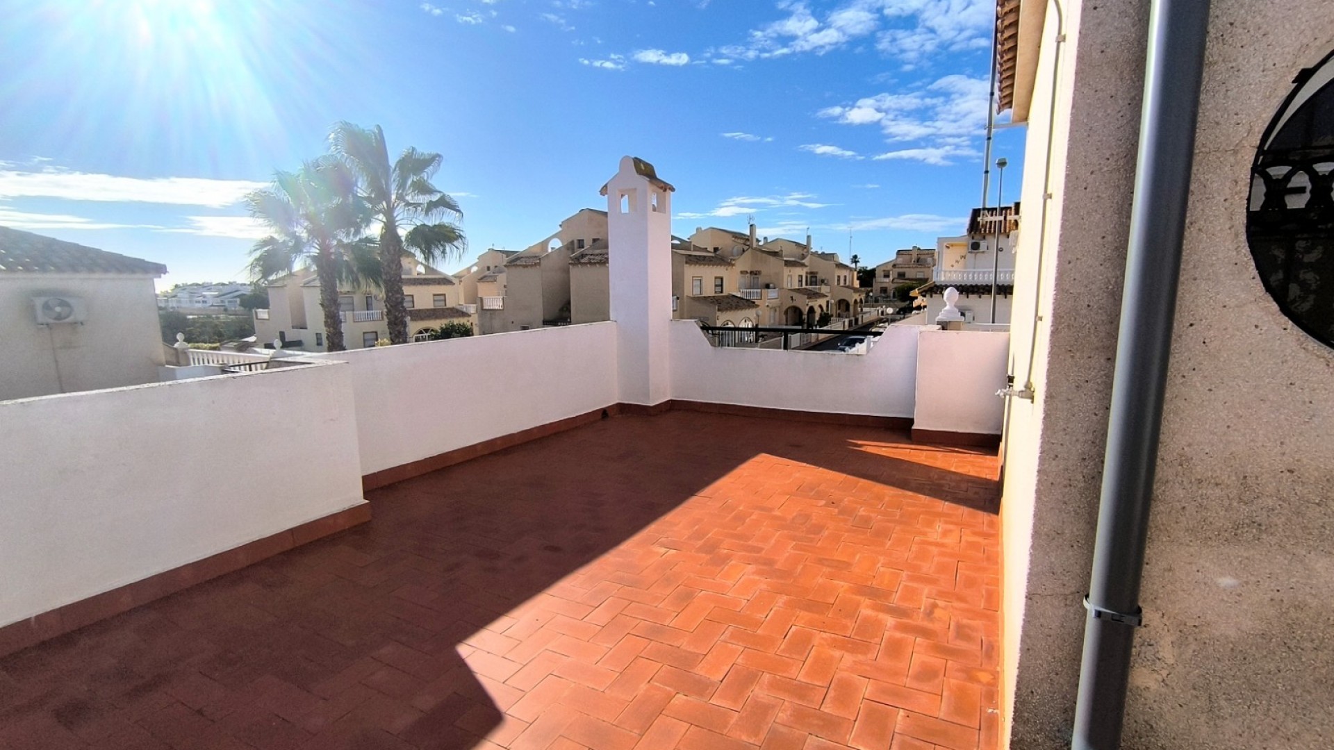 Återförsäljning - Villa i parhus -
Orihuela Costa