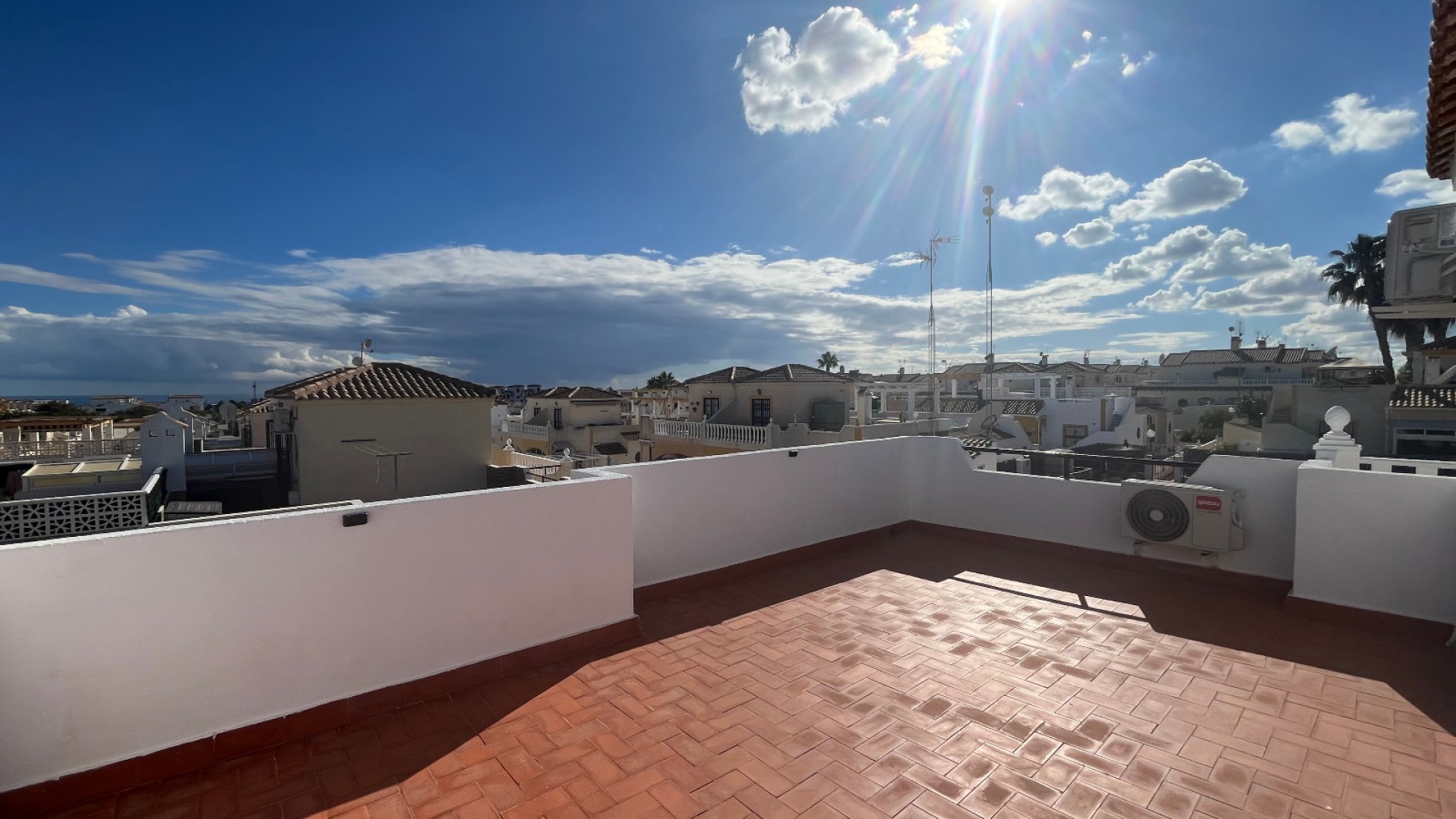 Återförsäljning - Villa i parhus -
Punta Prima - Serena