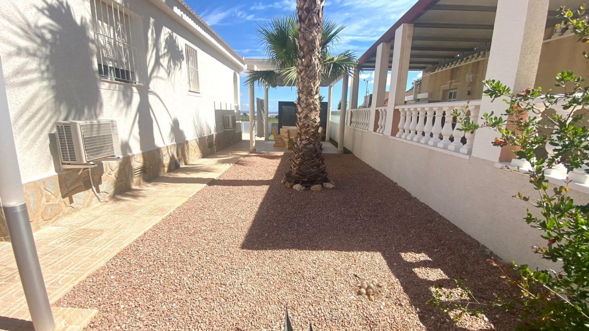 Återförsäljning - Villa i parhus -
San Miguel de Salinas - BLUE LAGOON
