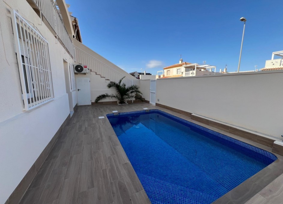 Återförsäljning - Villa i parhus -
Torrevieja - Torreblanca