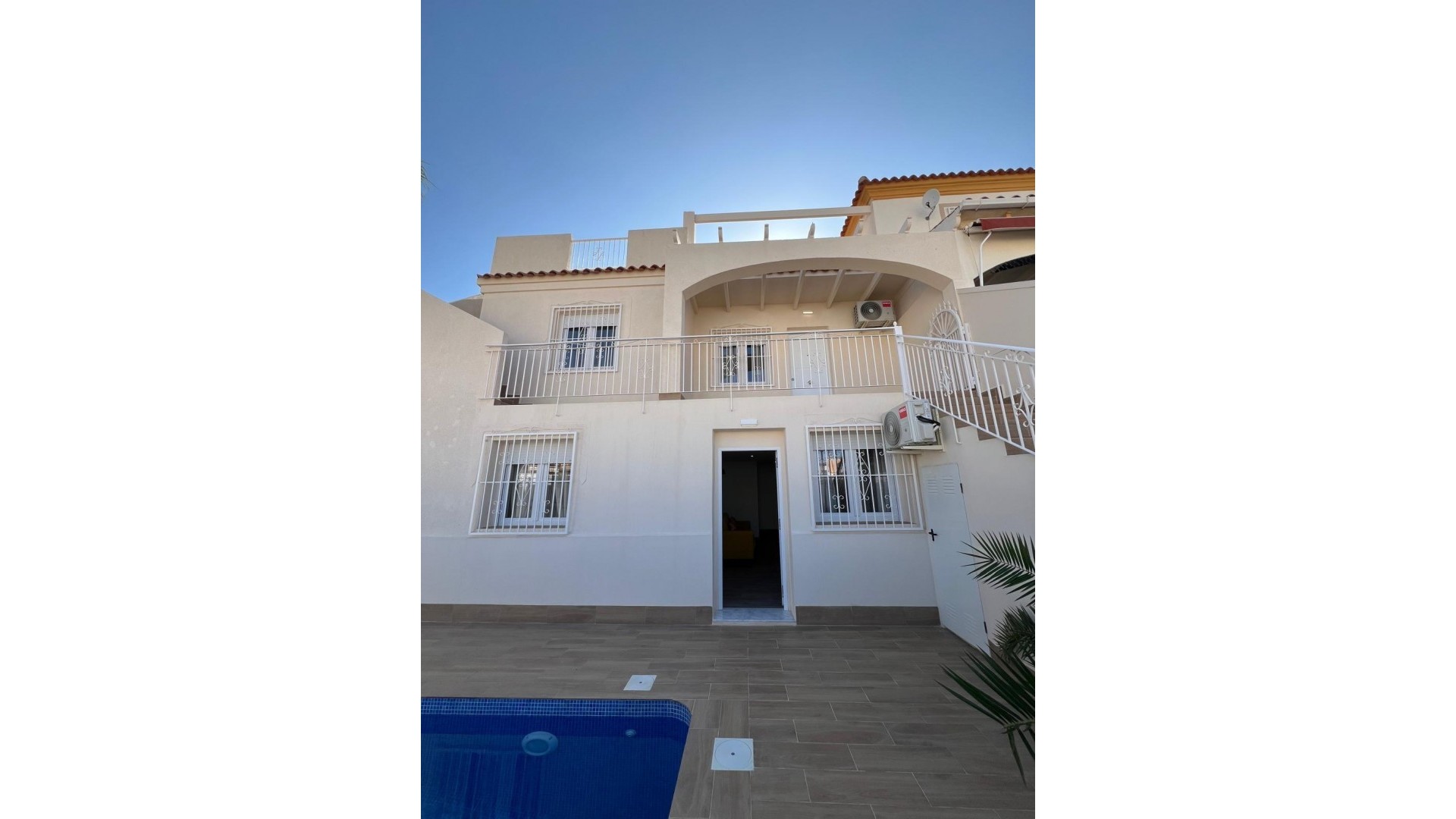 Återförsäljning - Villa i parhus -
Torrevieja - Torreblanca