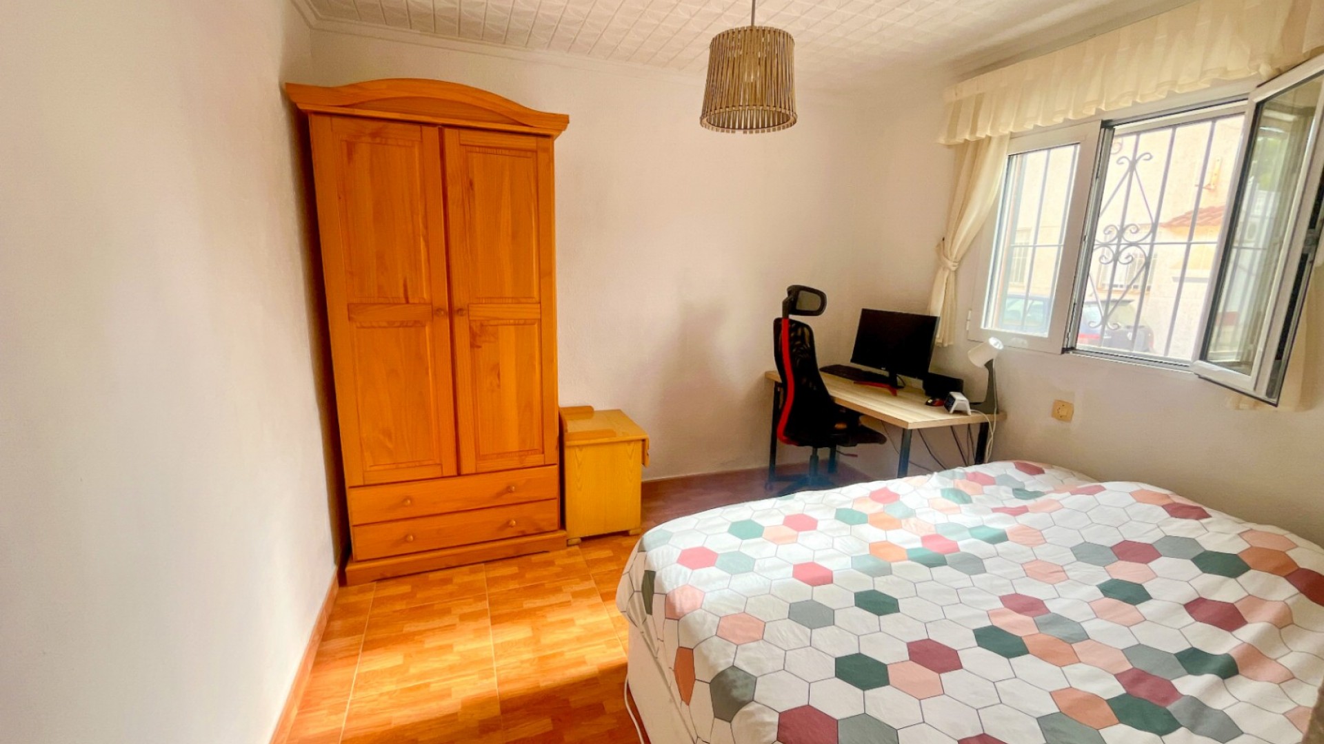 Återförsäljning - Villa i parhus -
Torrevieja