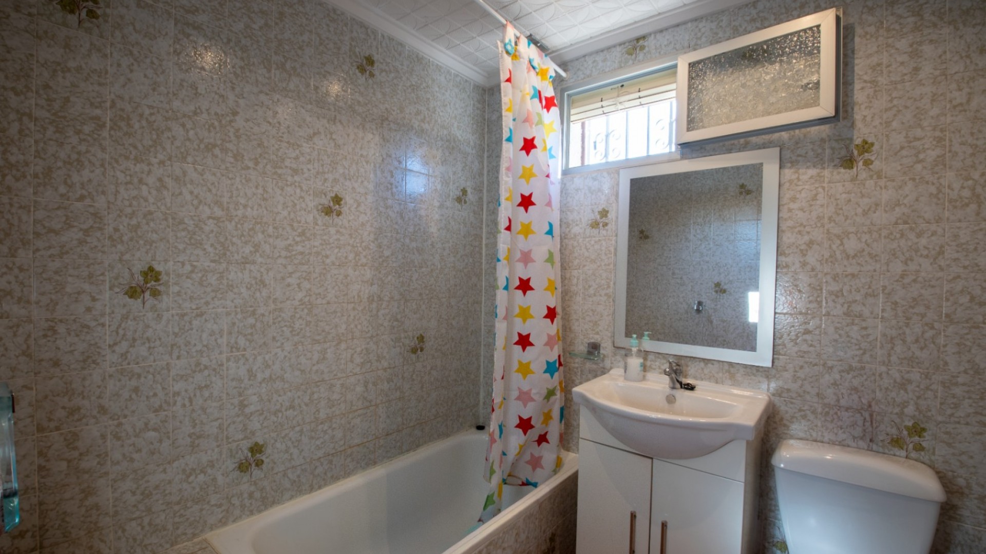 Återförsäljning - Villa i parhus -
Torrevieja