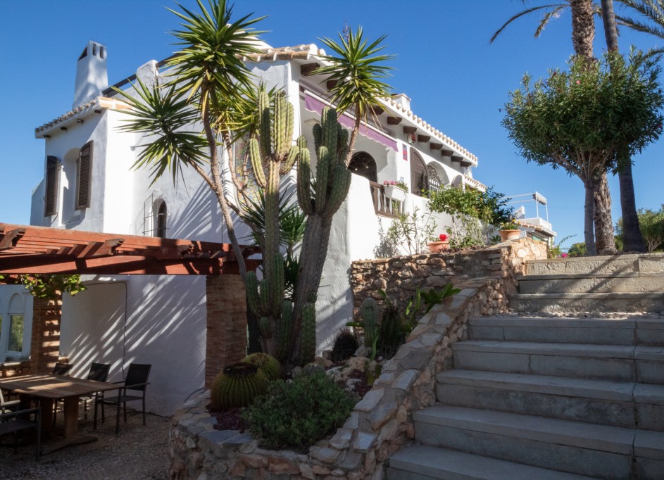 Återförsäljning - Villa i parhus -
Villamartín - Fortuna