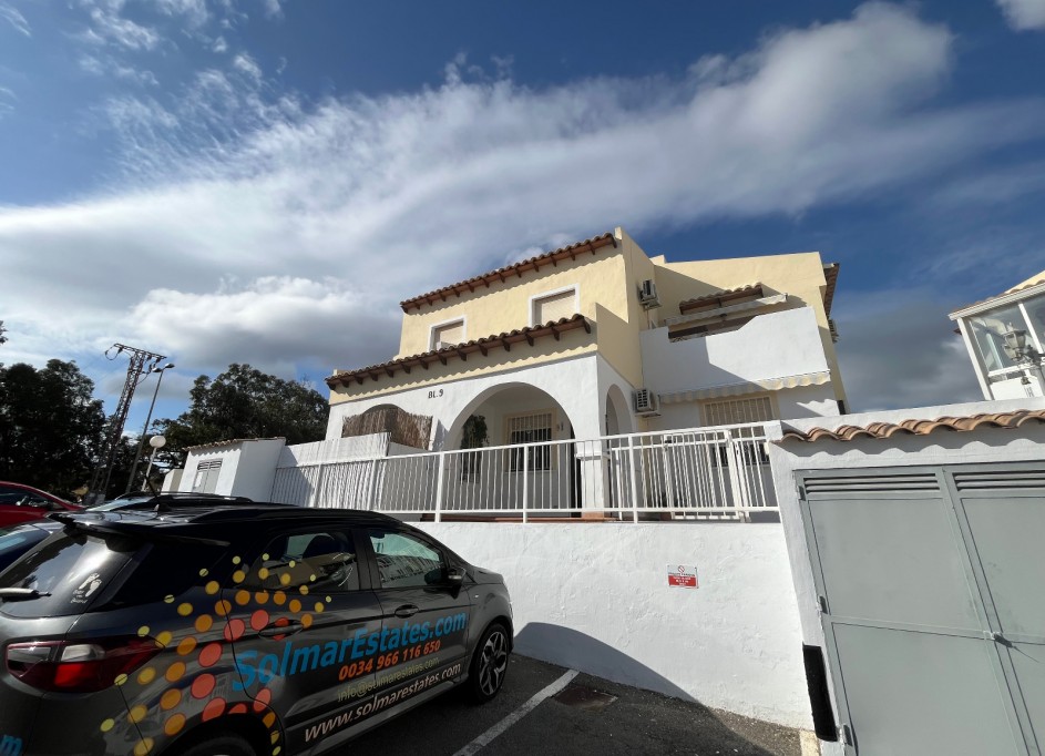 Återförsäljning - Villa i parhus -
Villamartín - Panorama Golf