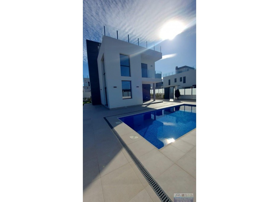 Återförsäljning - Villa -
Torrevieja - Los Balcones