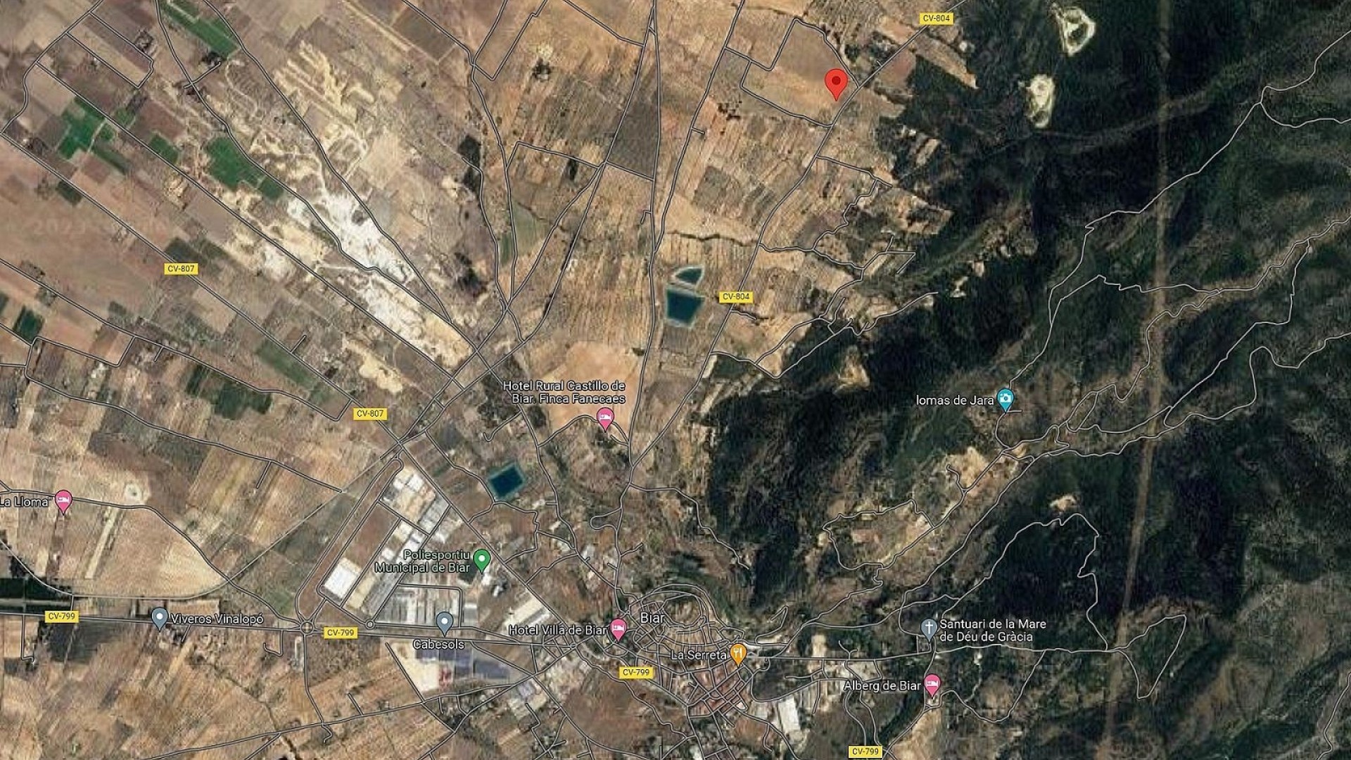 Återförsäljning - Vomt Mark -
Biar