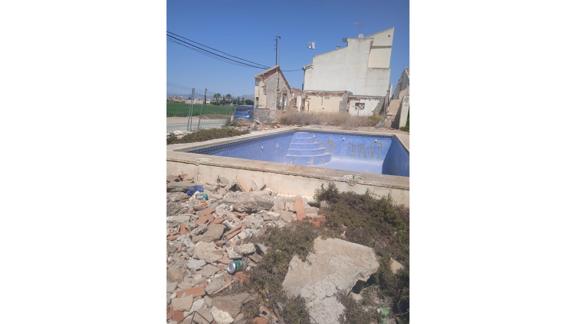 Återförsäljning - Vomt Mark -
Catral