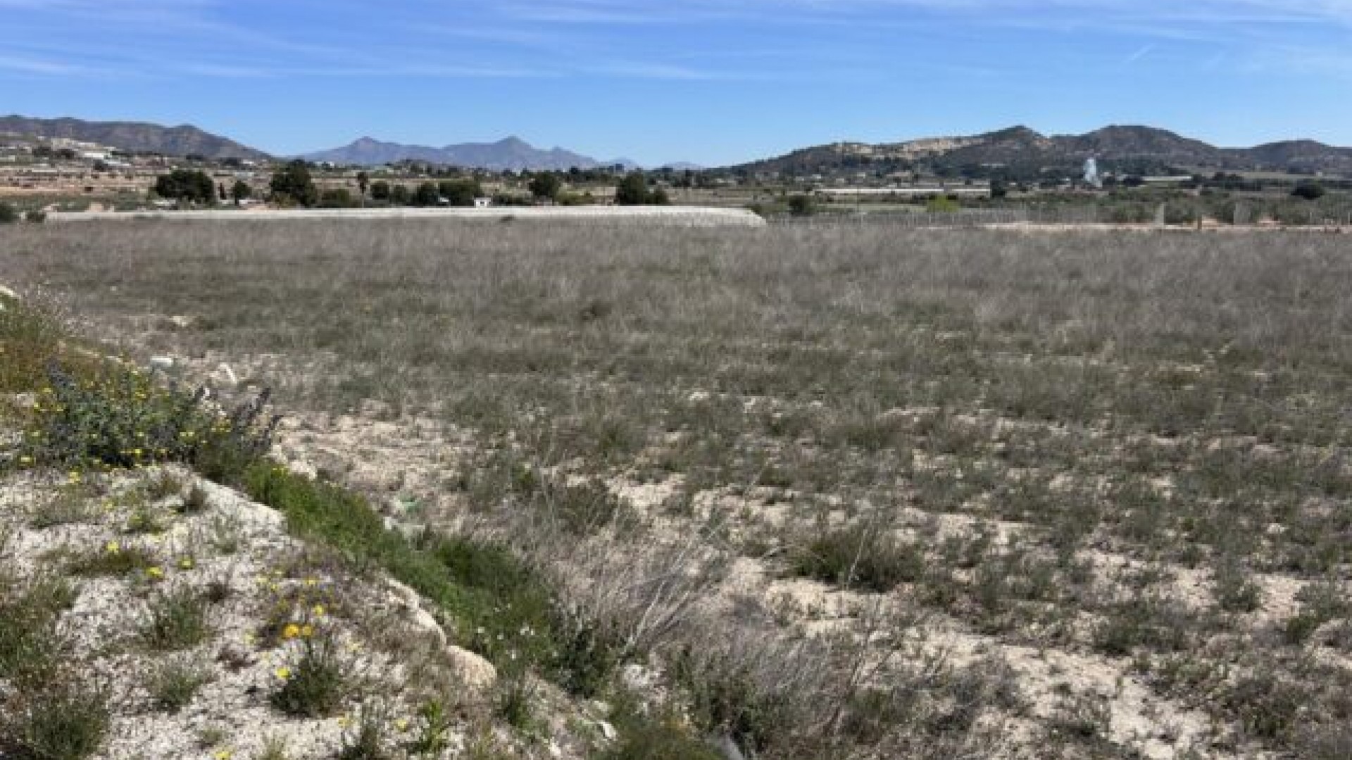 Återförsäljning - Vomt Mark -
La Romana
