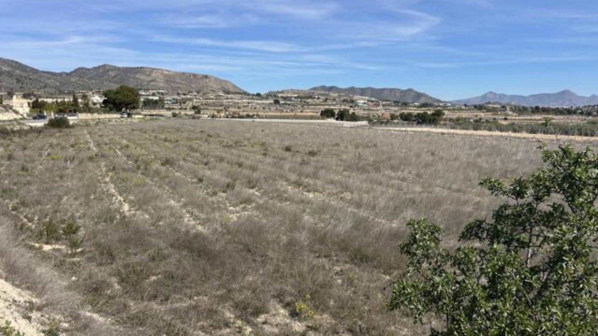 Återförsäljning - Vomt Mark -
La Romana