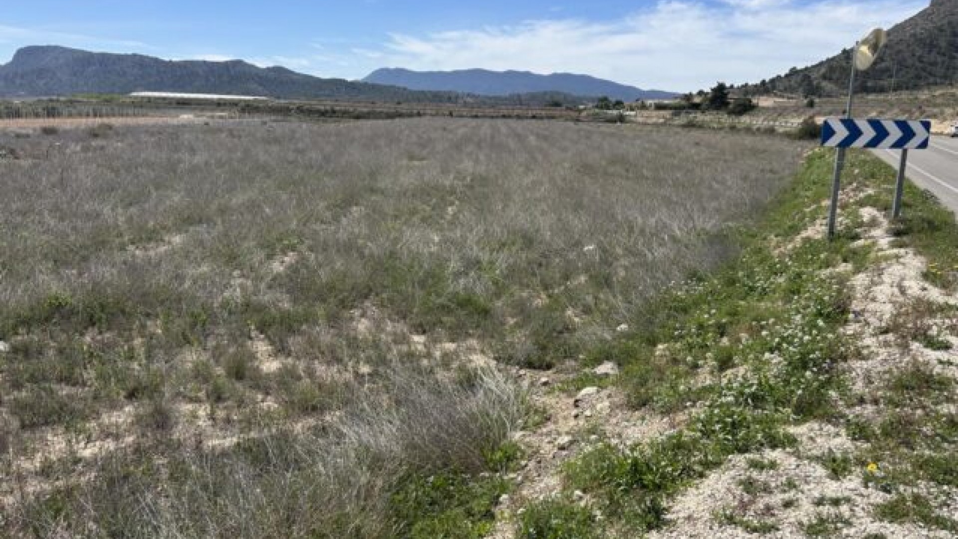 Återförsäljning - Vomt Mark -
La Romana