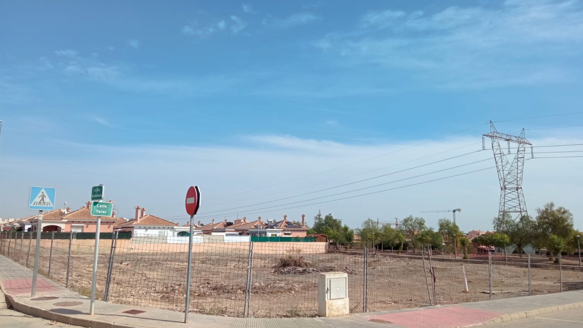 Återförsäljning - Vomt Mark -
Los Montesinos - La Herrada