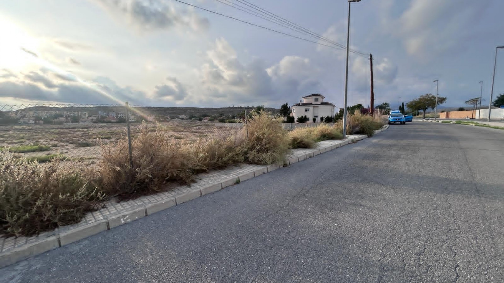 Återförsäljning - Vomt Mark -
Mutxamel - mutxamel