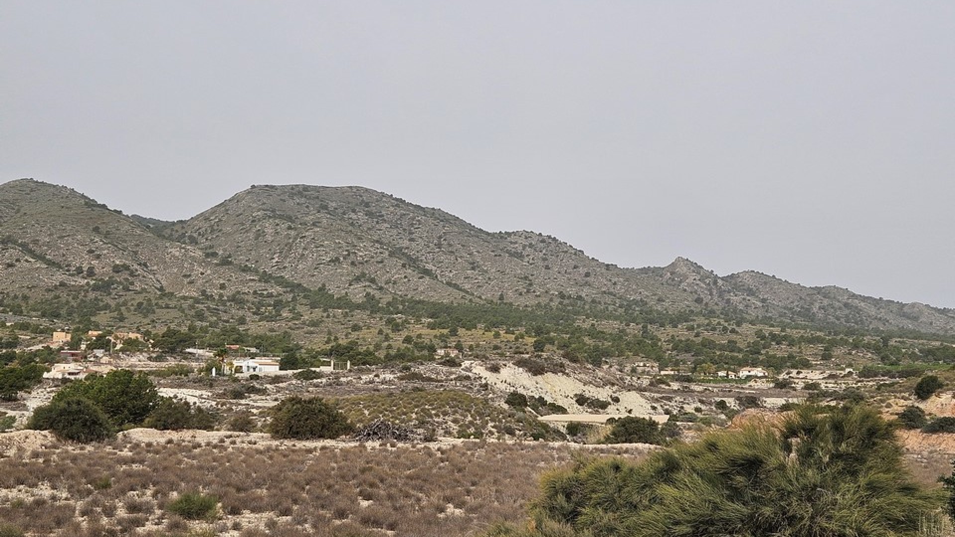 Återförsäljning - Vomt Mark -
Novelda