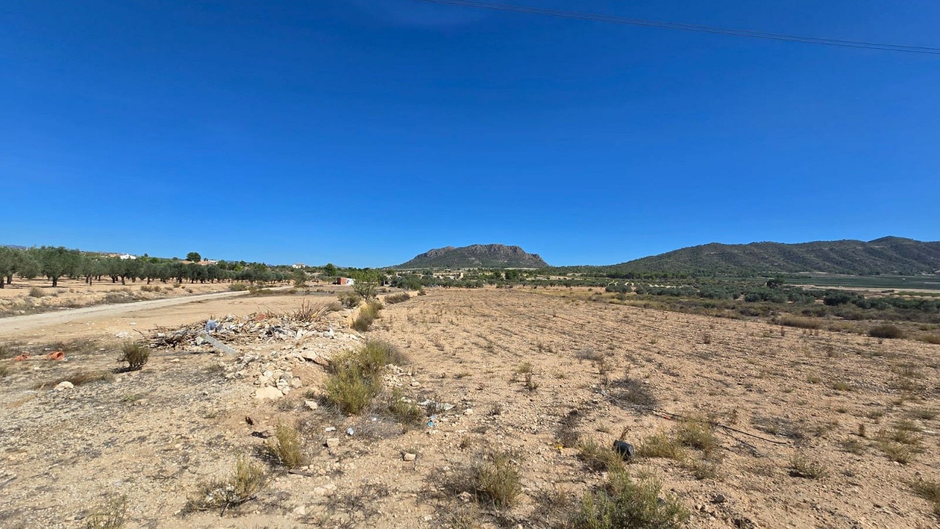 Återförsäljning - Vomt Mark -
Salinas