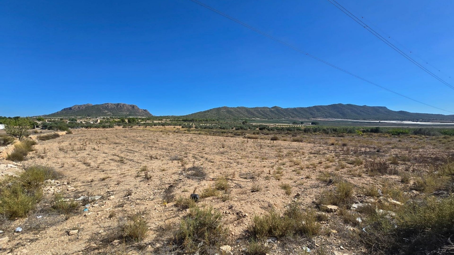 Återförsäljning - Vomt Mark -
Salinas