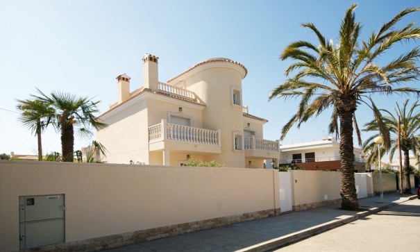 Chalet Independiente - Venta - Cabo Roig - MUY CERCA DE LA PLAYA