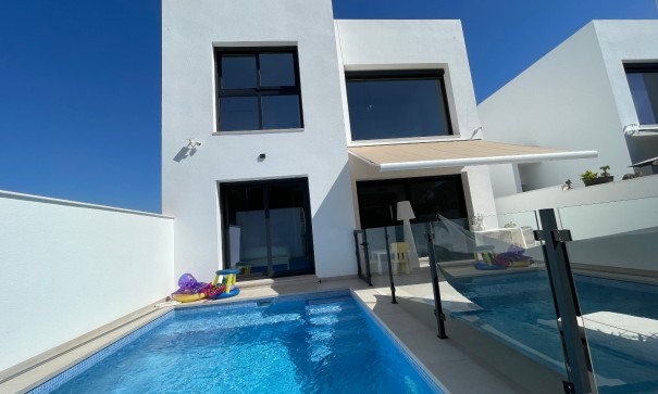 Chalet Independiente - Venta - Formentera del Segura - Pueblo