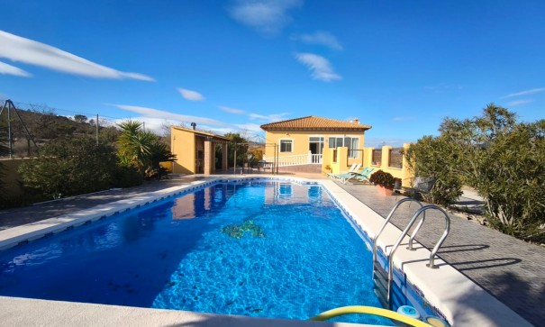 Chalet Independiente - Venta - Hondón de los Fráiles - Hondón de los Fráiles