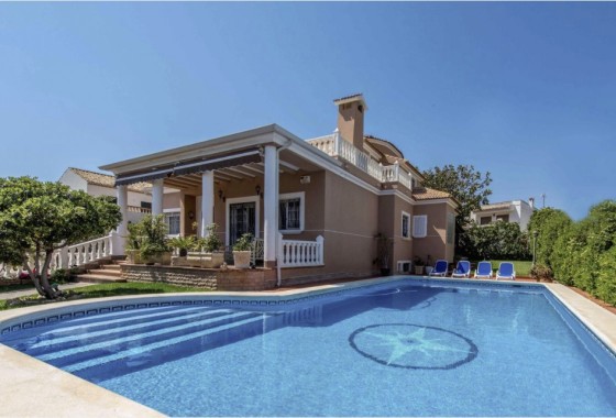 Chalet Independiente - Venta - La Mata -
                La Mata