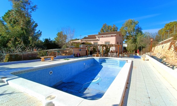 Chalet Independiente - Venta - La Romana - La Romana