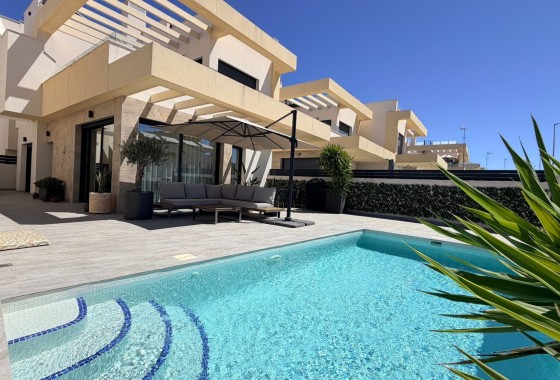 Chalet Independiente - Venta - Los Montesinos - Los Montesinos