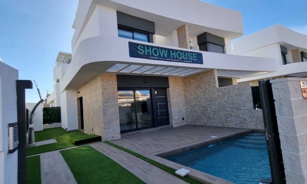 Chalet Independiente - Venta - Los Montesinos - Los Montesinos