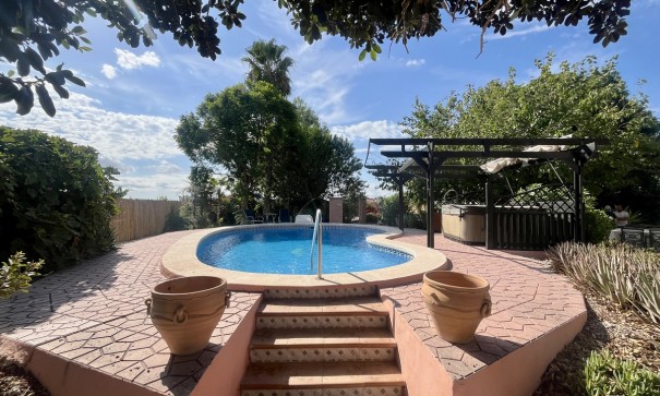 Chalet Independiente - Venta - Orihuela - Orihuela