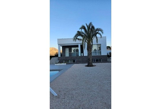 Chalet Independiente - Venta - Orihuela - Urb. Montepinar